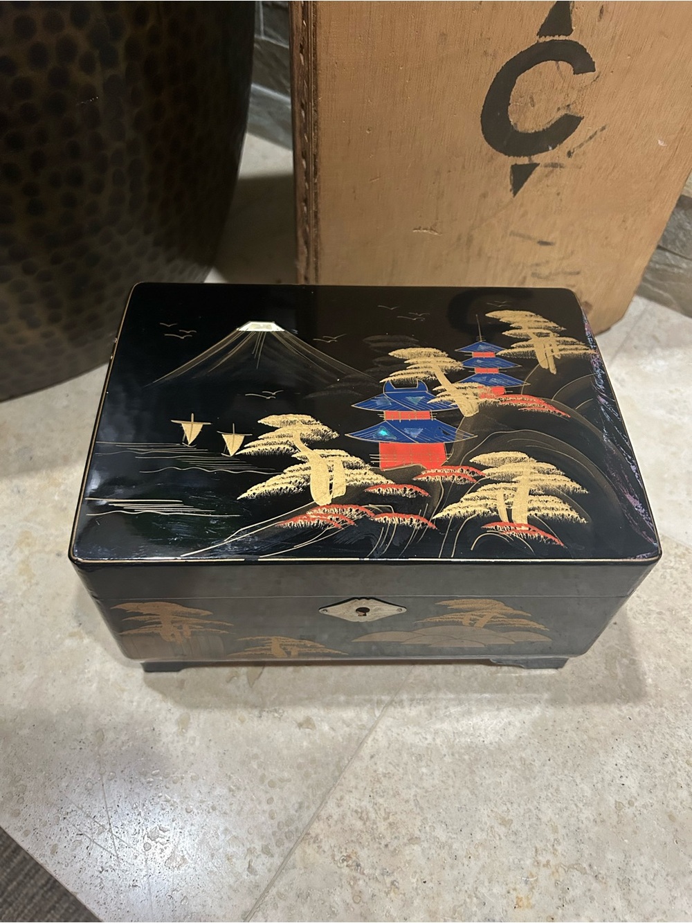 Vintage Black Lacquered Asian Musical Jewelry Box - Picture 3 of 16